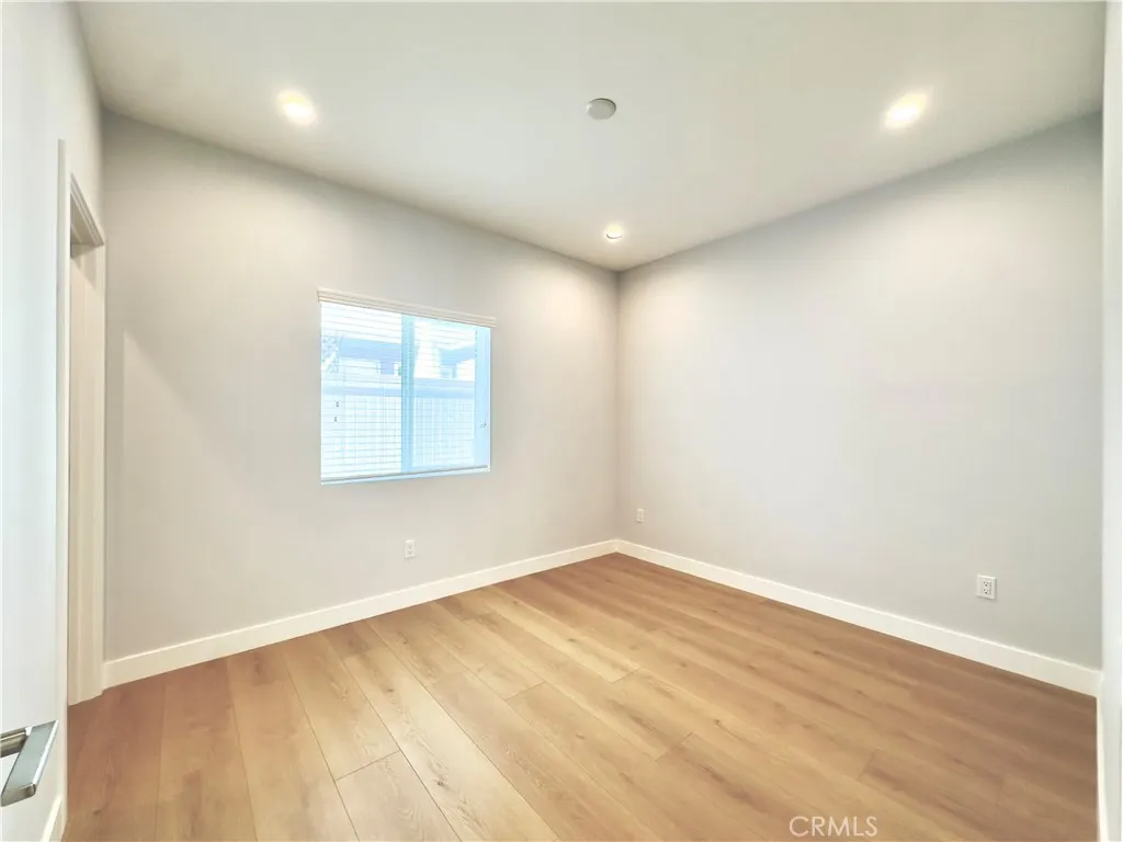 Lake Balboa, California 91406, United States, 2 Bedrooms Bedrooms, ,2 BathroomsBathrooms,Residential,Active,184706