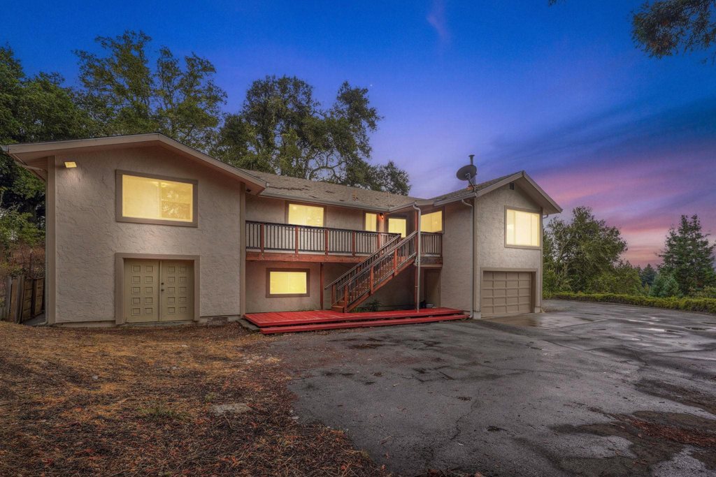 23762 23762 Hutchinson Rd