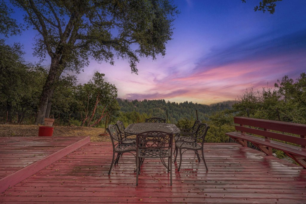 23762 23762 Hutchinson Rd