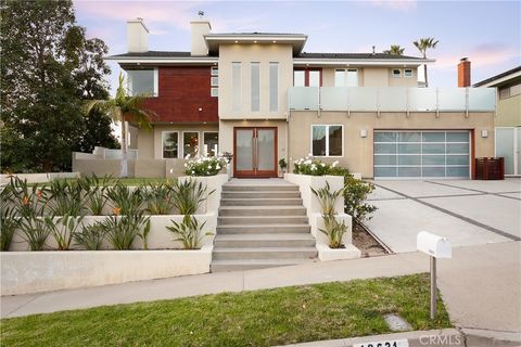 Photo of 19631 Crestknoll Dr, Yorba Linda, CA 92886 (MLS # PW26078553)