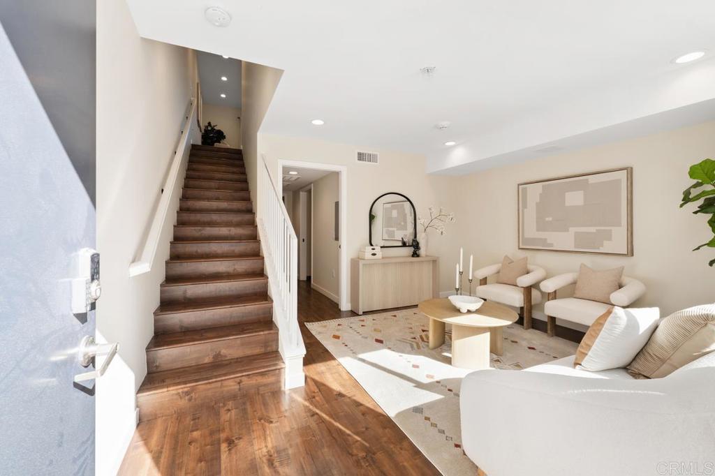 4100 Voltaire St #127