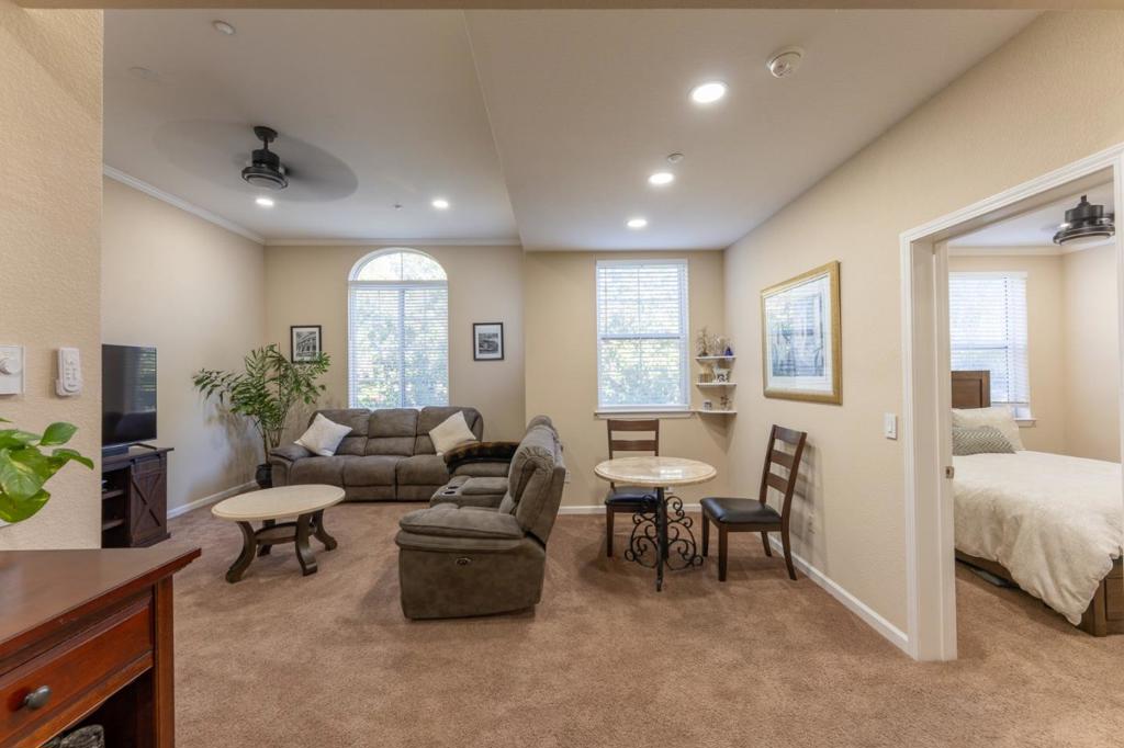 516 Martha Street 202
