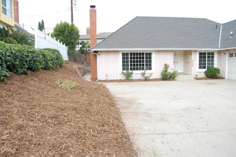 Tiny photo for 81 S Jerome Avenue, Thousand Oaks, CA 91320 (MLS # V1-38434)
