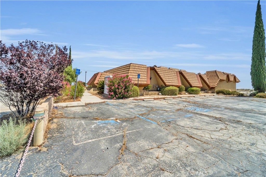 40420 10th Street W