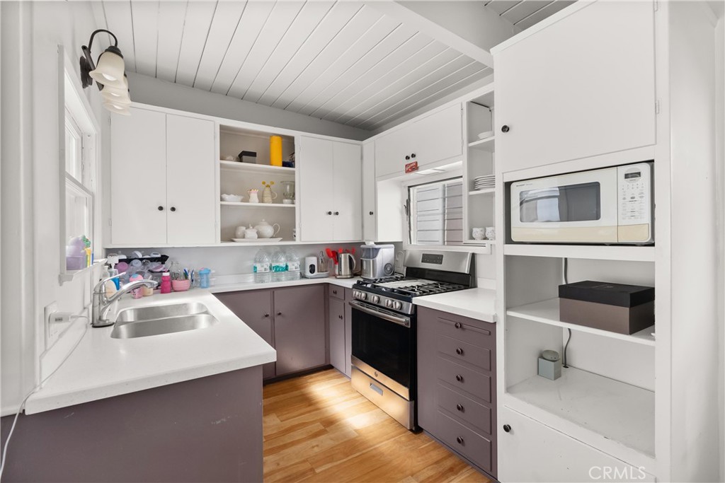 Corona del Mar South of PCH (CDMS) - Residential
