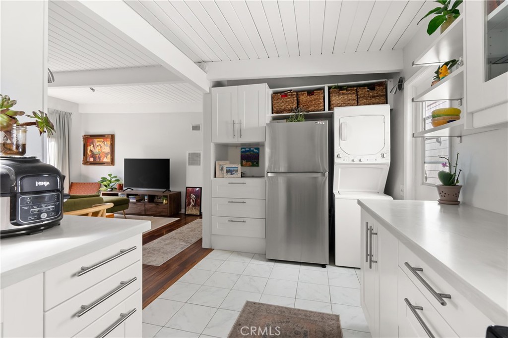 Corona del Mar South of PCH (CDMS) - Residential