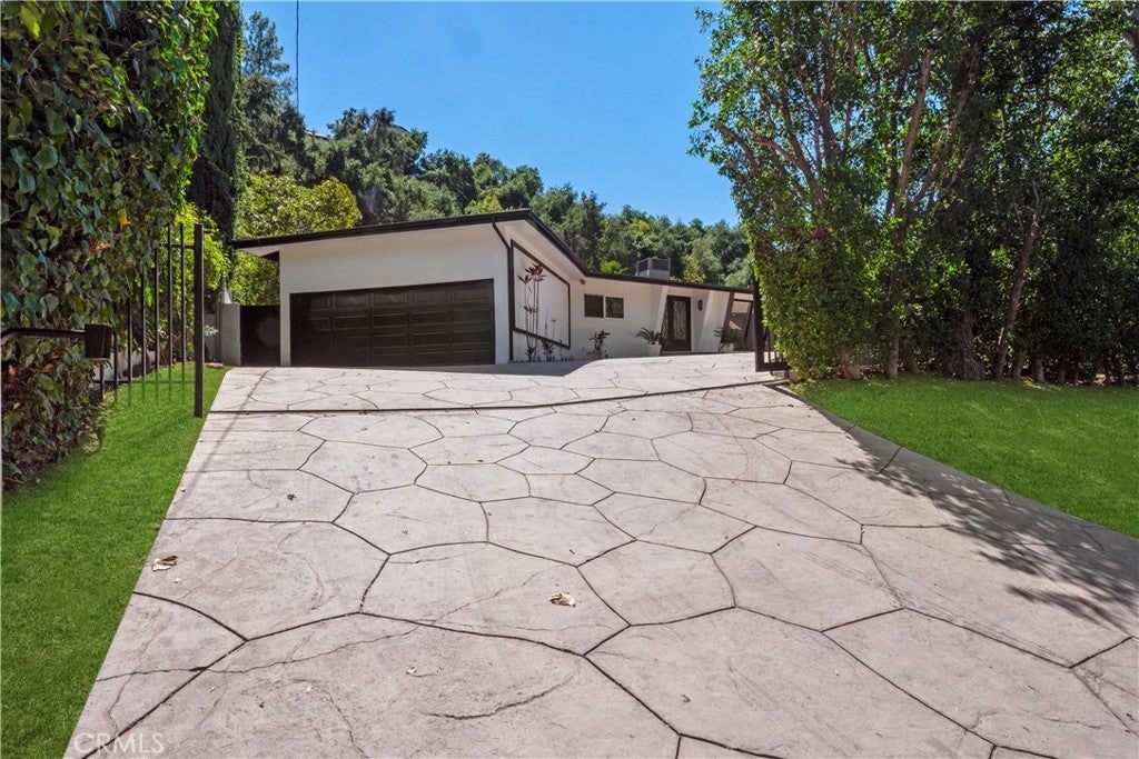 3267 Laurel Canyon Boulevard