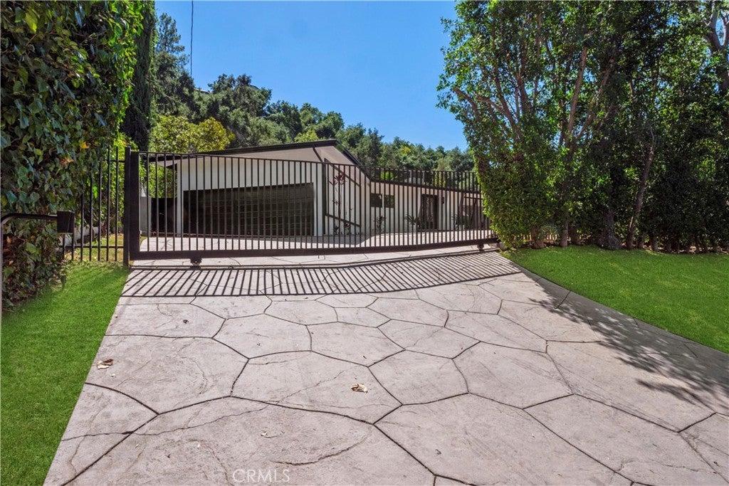 3267 Laurel Canyon Boulevard
