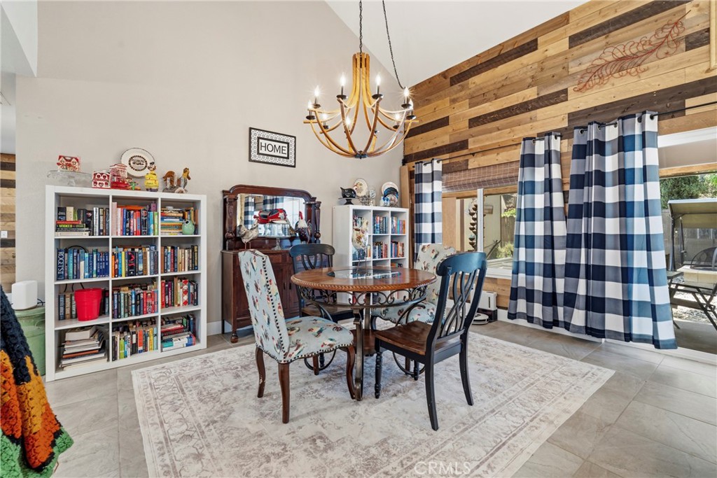 1149 River Bluff