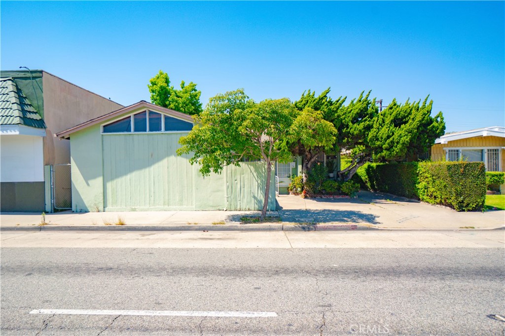 2415 E 7th