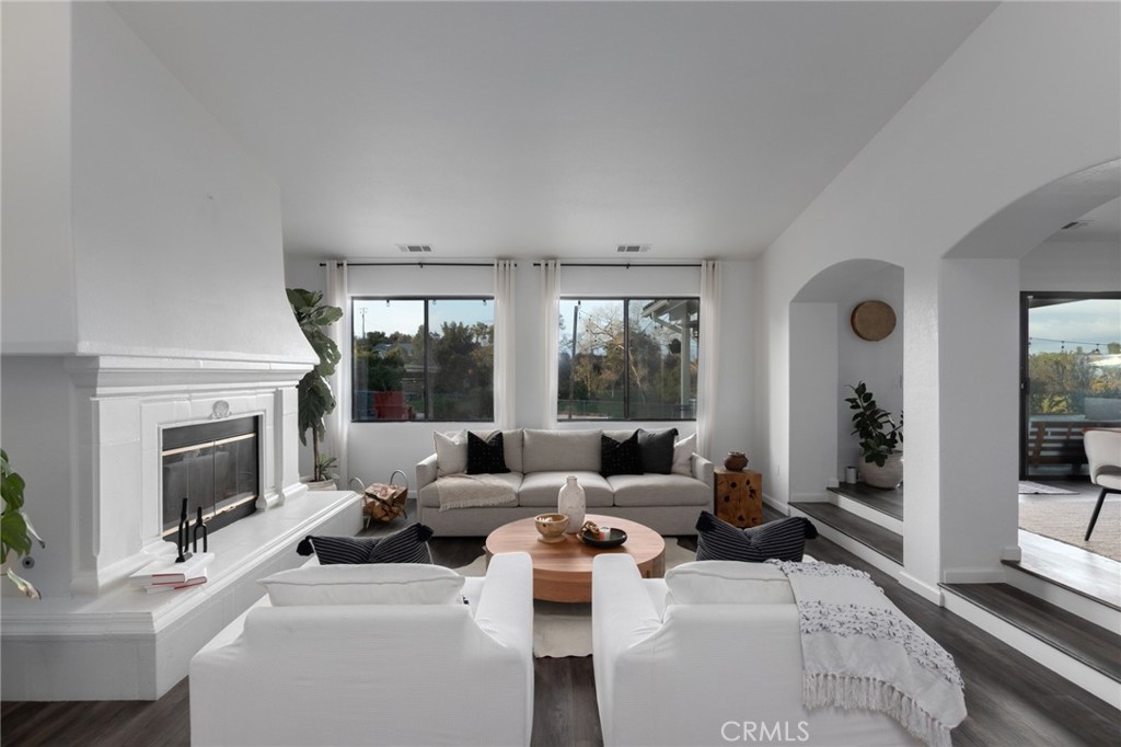 5027 Sleeping Indian Road