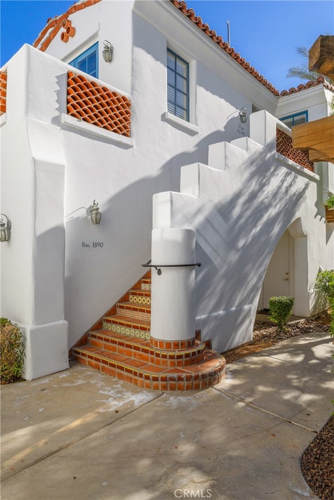 Photo of 77164 Vista Flora, La Quinta, CA 92253 (MLS # SR26199787)