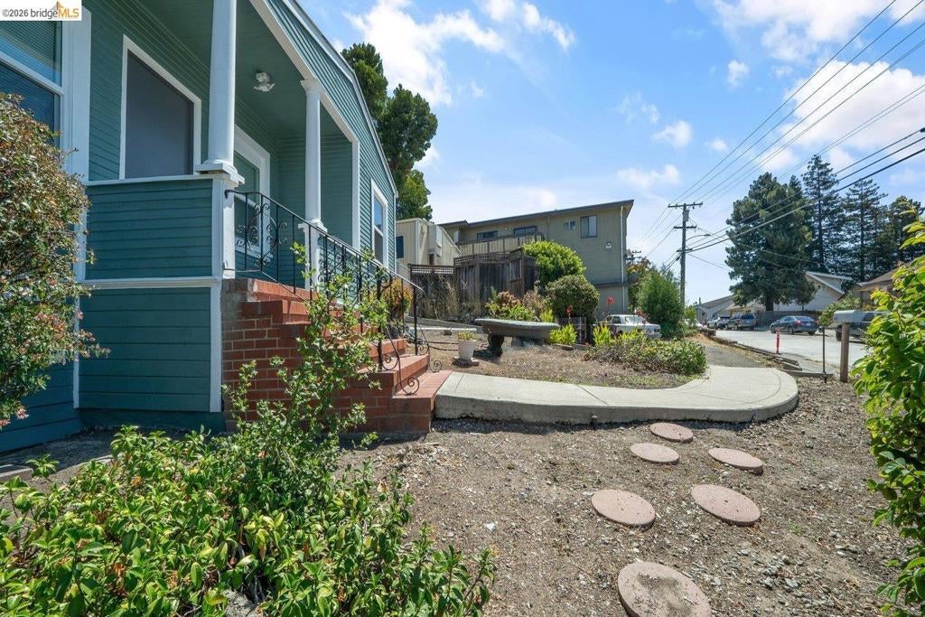 3240 Logan St ST, Oakland CA 94601