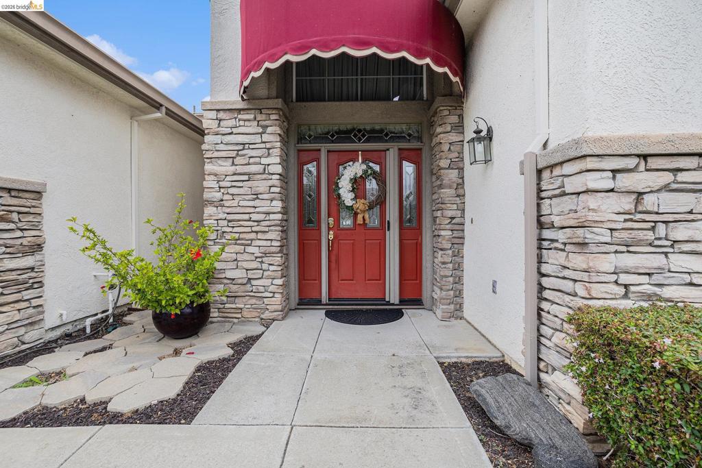 Photo of 729 RICHARDSON DR Dr, Brentwood, CA 94513 (MLS # 41125613)