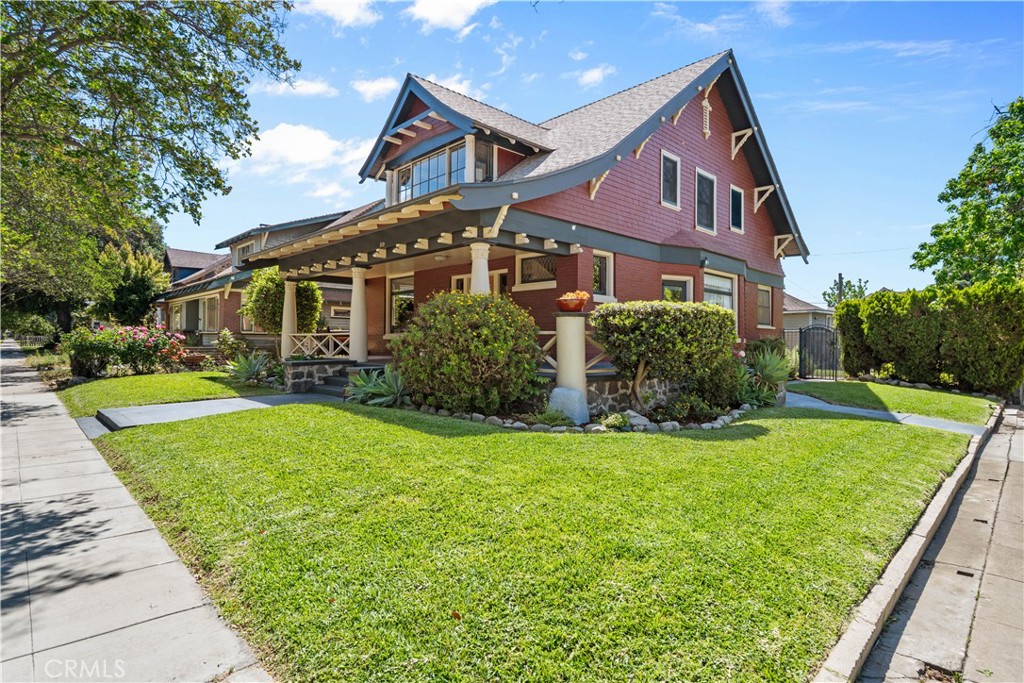 310 E Kingsley Avenue