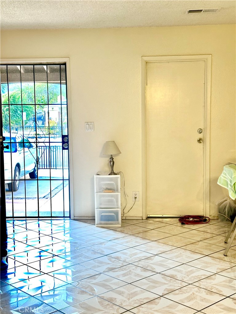 910 E Granada Court