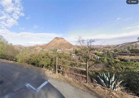 Photo of 29081 Malibu Dr, Malibu, CA 91301 (MLS # AR26034858)