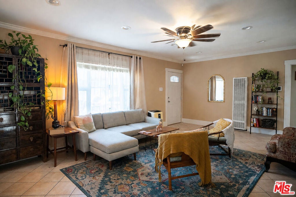 4224 E 11th Street, Long Beach CA 90804