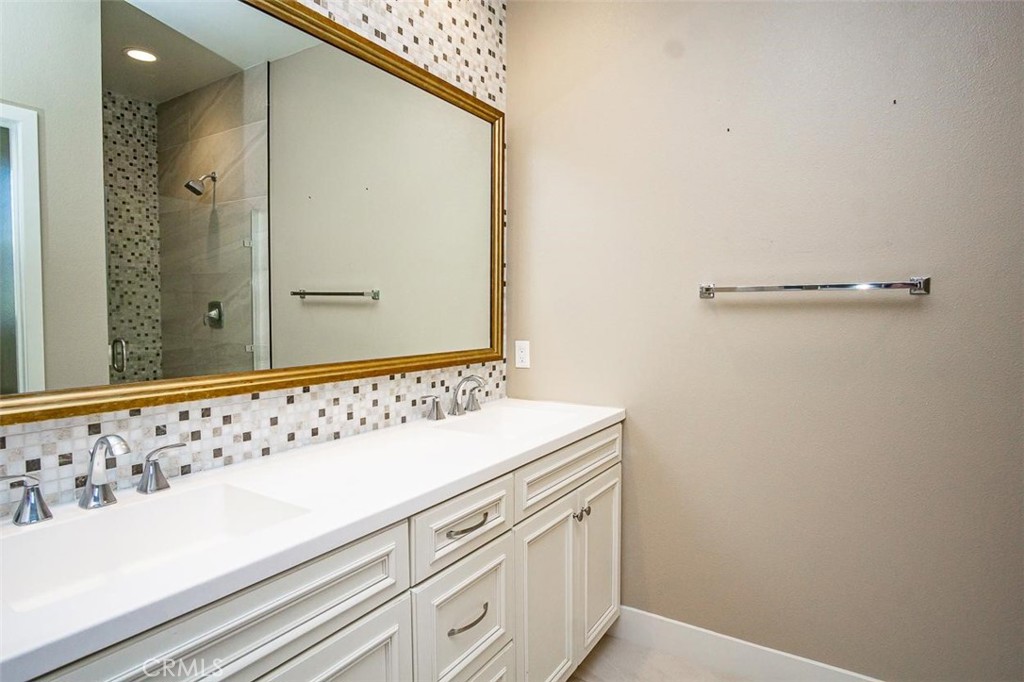Harbor Venture - Residential Lease