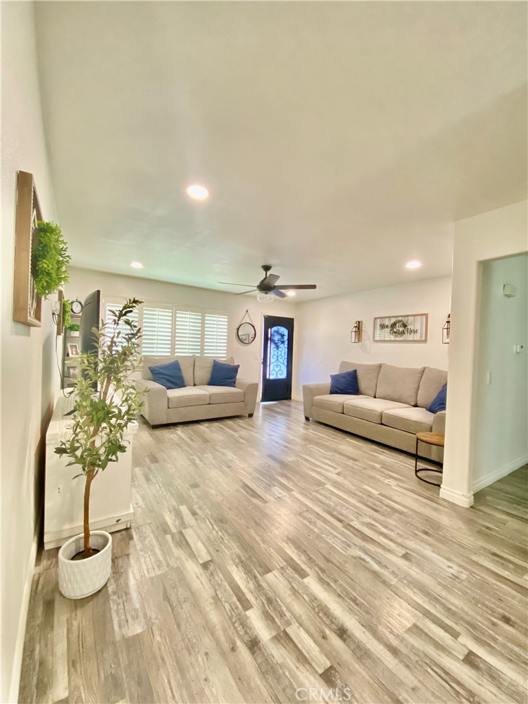 1565 Villa Court