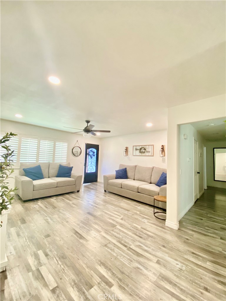 1565 Villa Court