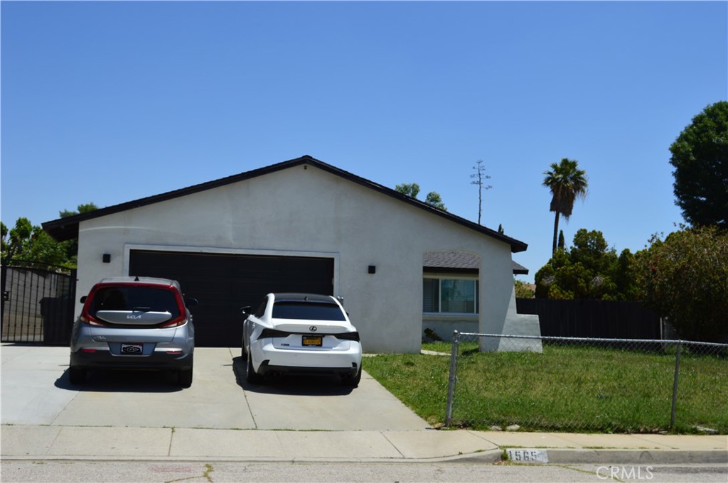 1565 Villa Court