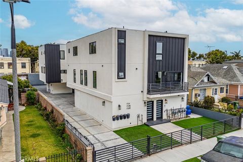 Photo of 1724 Menlo Avenue, Los Angeles, CA 90006 (MLS # BB26115819)