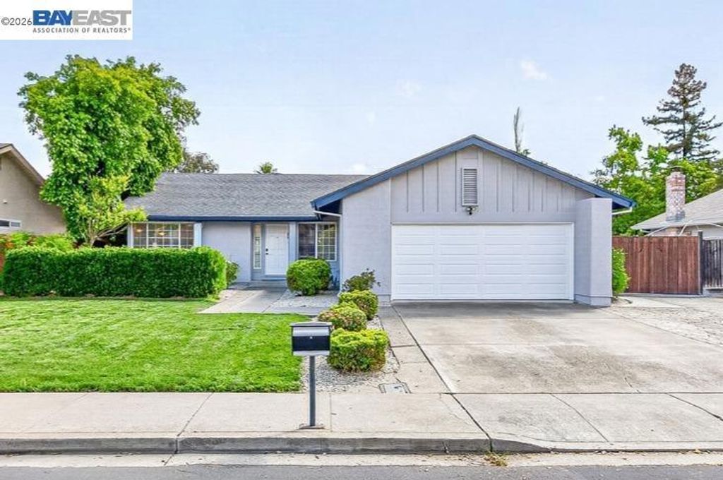 Photo of 5549 Bridgeport Cir. Cir, Livermore, CA 94551 (MLS # 41131096)