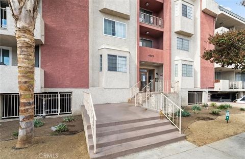 Photo of 4705 Kester Ave #209, Sherman Oaks, CA 91403 (MLS # SR25240285)