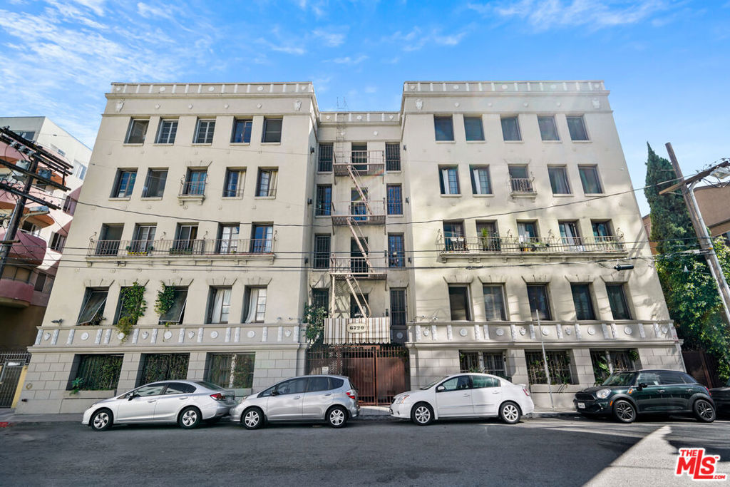 6720 Franklin is a vintage 1920's character brick building located in the rapidly developing center of Hollywood, located 2 blocks north of Hollywood Blvd. and Highland Ave.