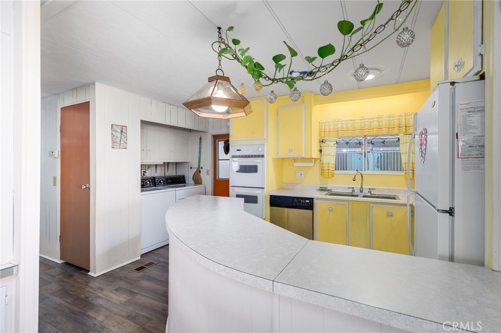 725 W Thornton 163