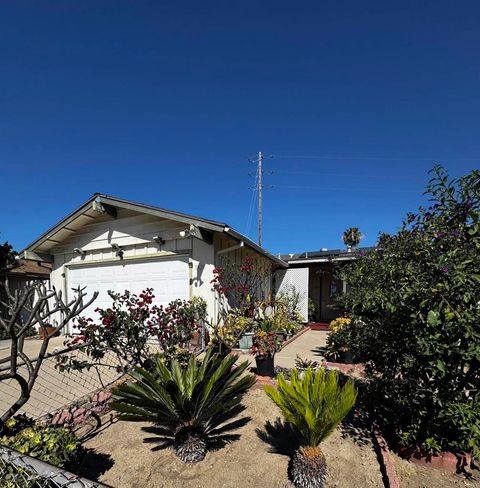 Photo of 7420 Prairie Mound Way Way, San Diego, CA 92139 (MLS # PTP2602190)