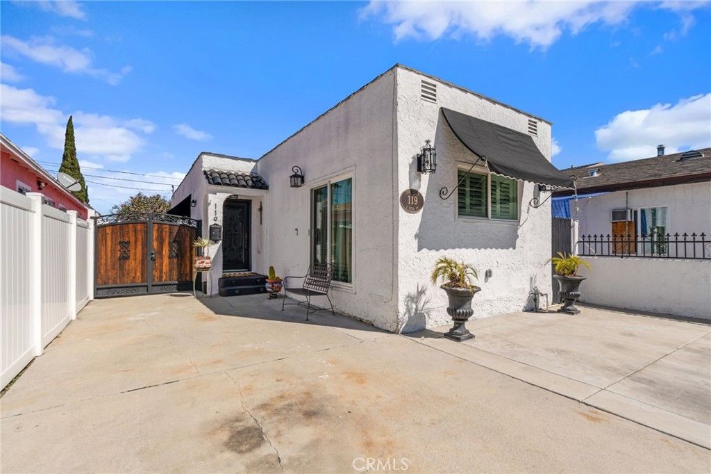 Photo of 119 E 75th St St, Los Angeles, CA 90003 (MLS # DW26051594)