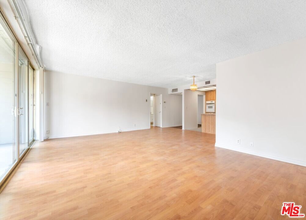 1300 Midvale Avenue 409