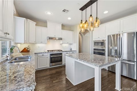 Photo of 28417 Steel Ln, Valencia, CA 91354 (MLS # SR26056738)