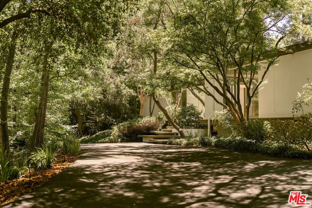 832 Canon Drive