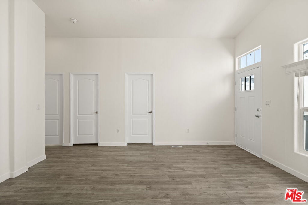 8250 Lankershim Boulevard 19