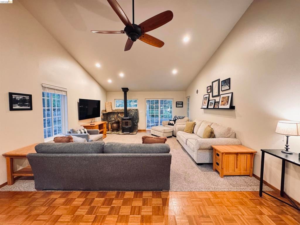 22499 Fireside DR