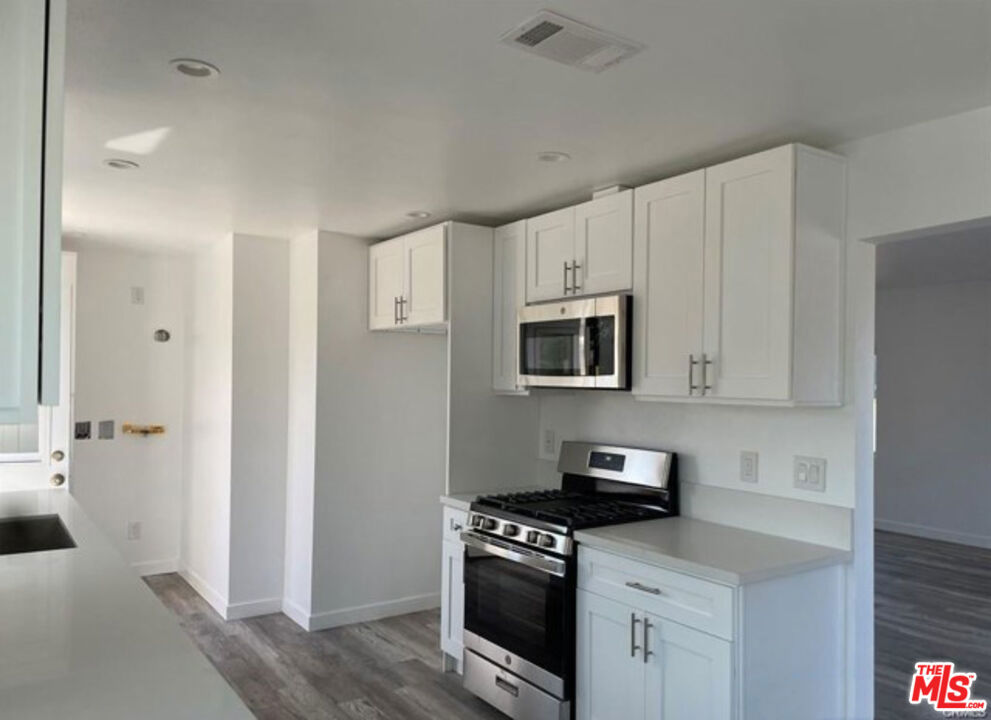 328 W Elm Street
