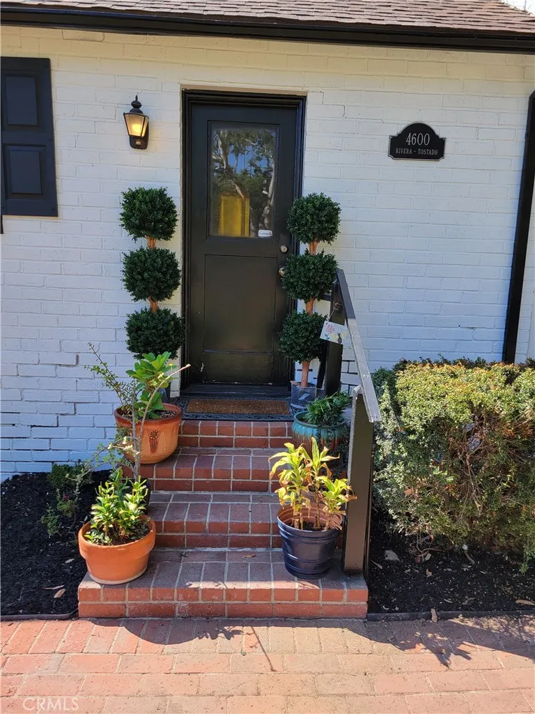 Riverside, California 92501, United States, 4 Bedrooms Bedrooms, ,4 BathroomsBathrooms,Residential,Active,247438