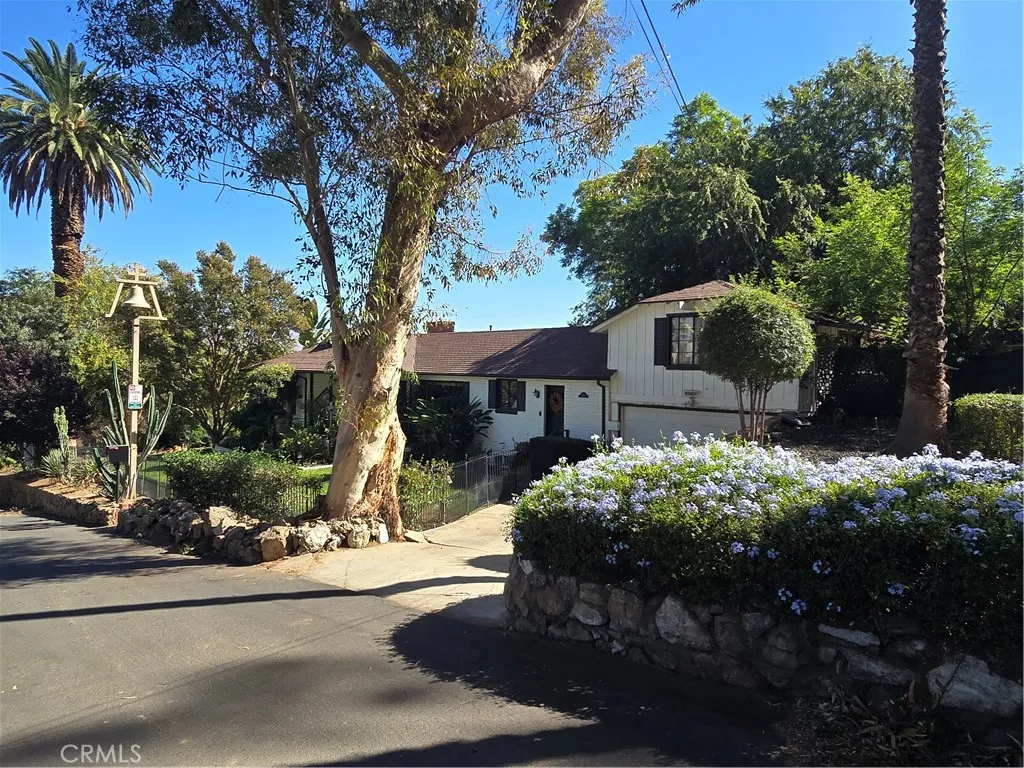 Riverside, California 92501, United States, 4 Bedrooms Bedrooms, ,4 BathroomsBathrooms,Residential,Active,247438