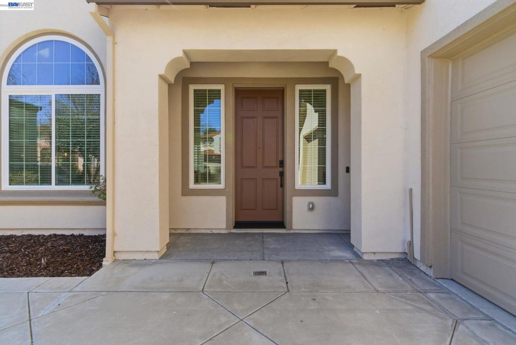 151 151 S Vista Hermosa St