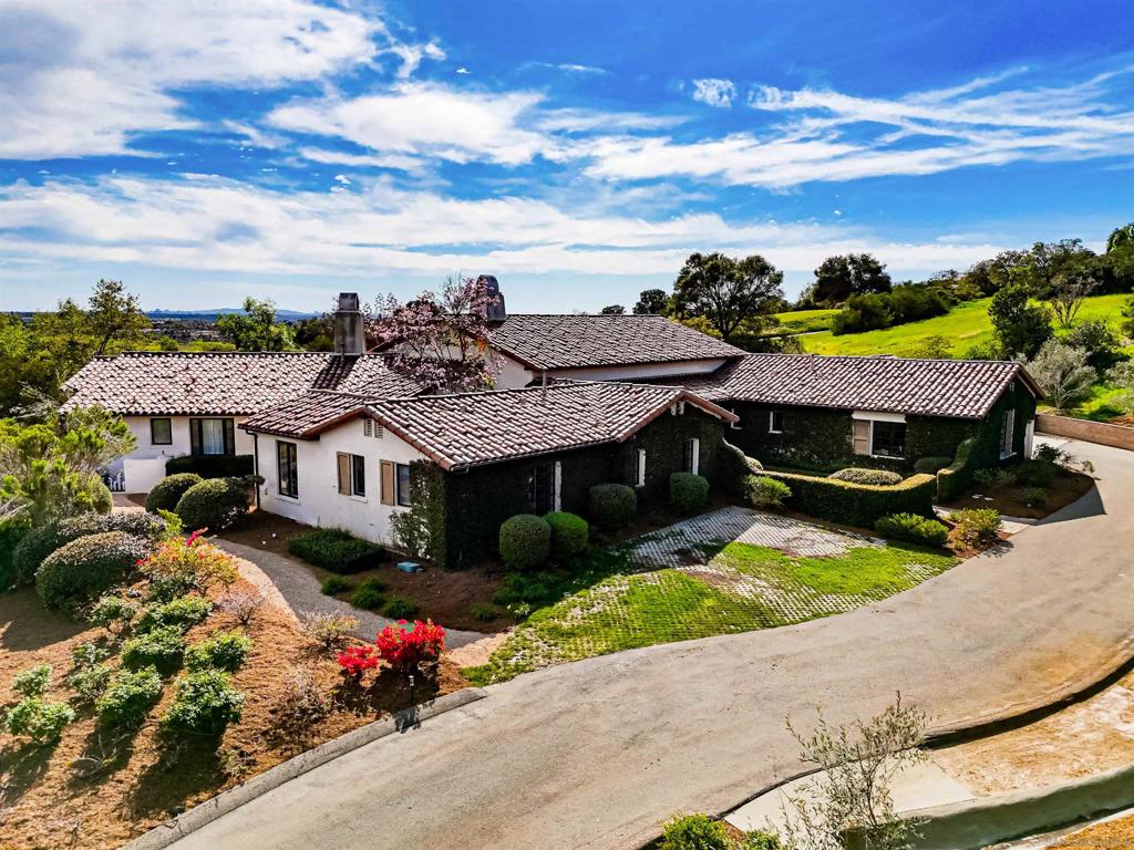 8235 Caminito Santaluz Norte