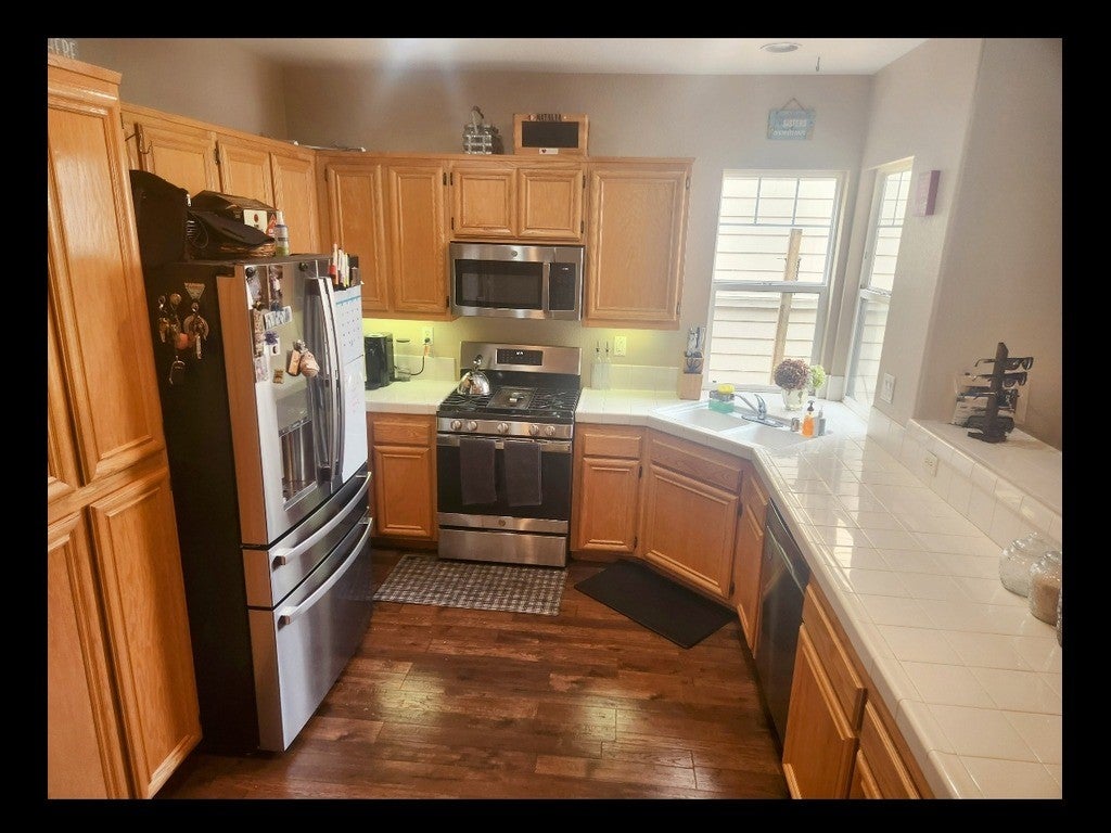 121 E C