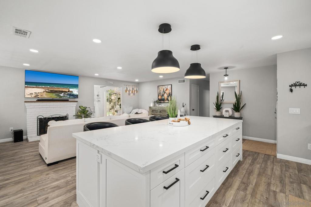 6521 Cowles Mountain Blvd