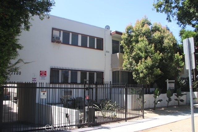Beautiful Spacious Luxury 2 bedroom unit with RARE 2 full baths Fully remodeled unit now available in West Hollywood! This Upstairs unit has a spacious kitchen and a Balcony looking towards a quiet street. This unit also comes equipped with closets including 2 Walk in closets, as well as a wet bar! There is not a single material in this unit that has not been replaced, so you may rest easy with the knowledge you are in a brand new apartment that may well be the closest to a condo you will find in this price range and area. This unit comes fully equipped with a brand new refrigerator, dishwasher, and built in microwave. This is also one of few limited units with balconies. Jump on this unit fast before it’s gone. You will not find another unit with this many amenities the this amount of space. Video tour available upon request. RentSpree link: https://apply.link/UrAsmi8