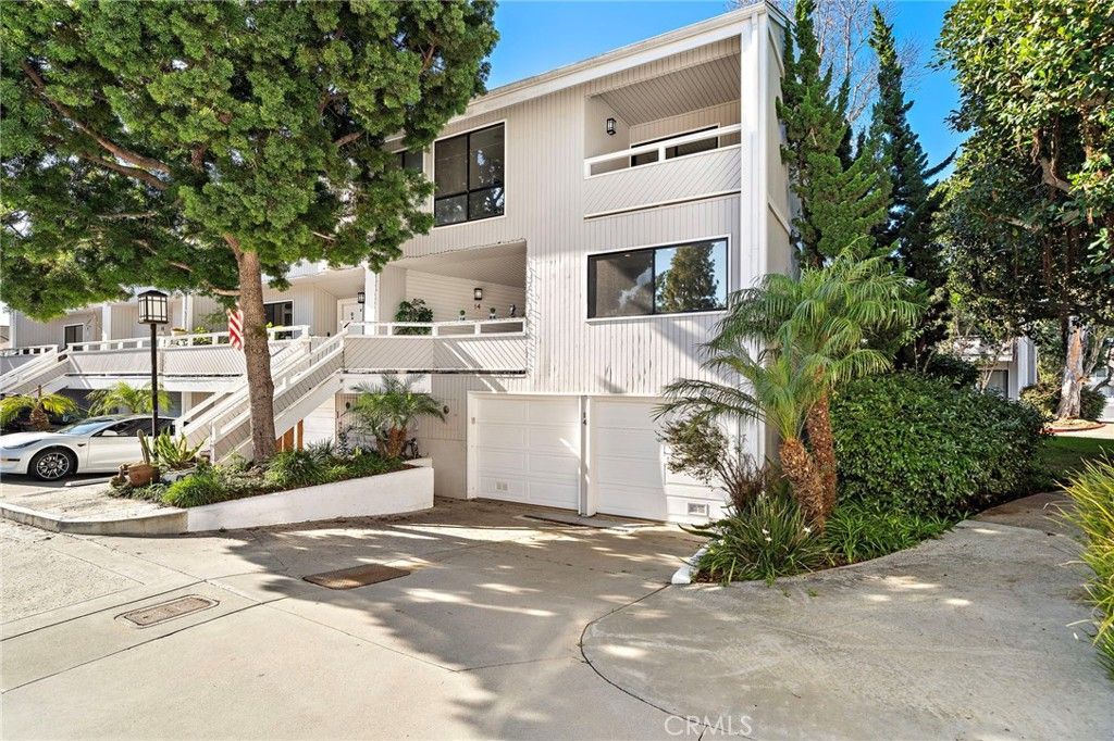 Photo of 14 Baruna Court, Newport Beach, CA 92663 (MLS # OC26001782)