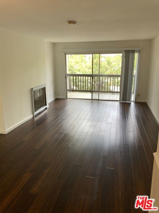 3205 Raintree Circle