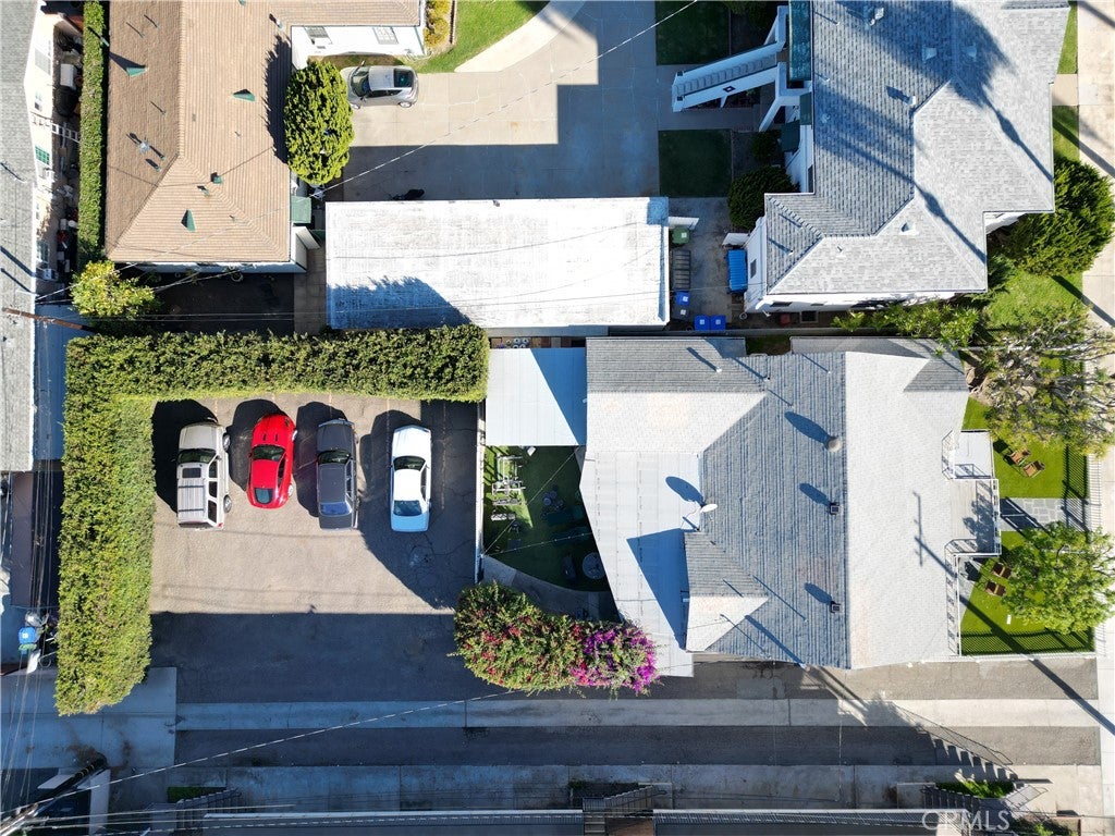 1810 N Broadway
