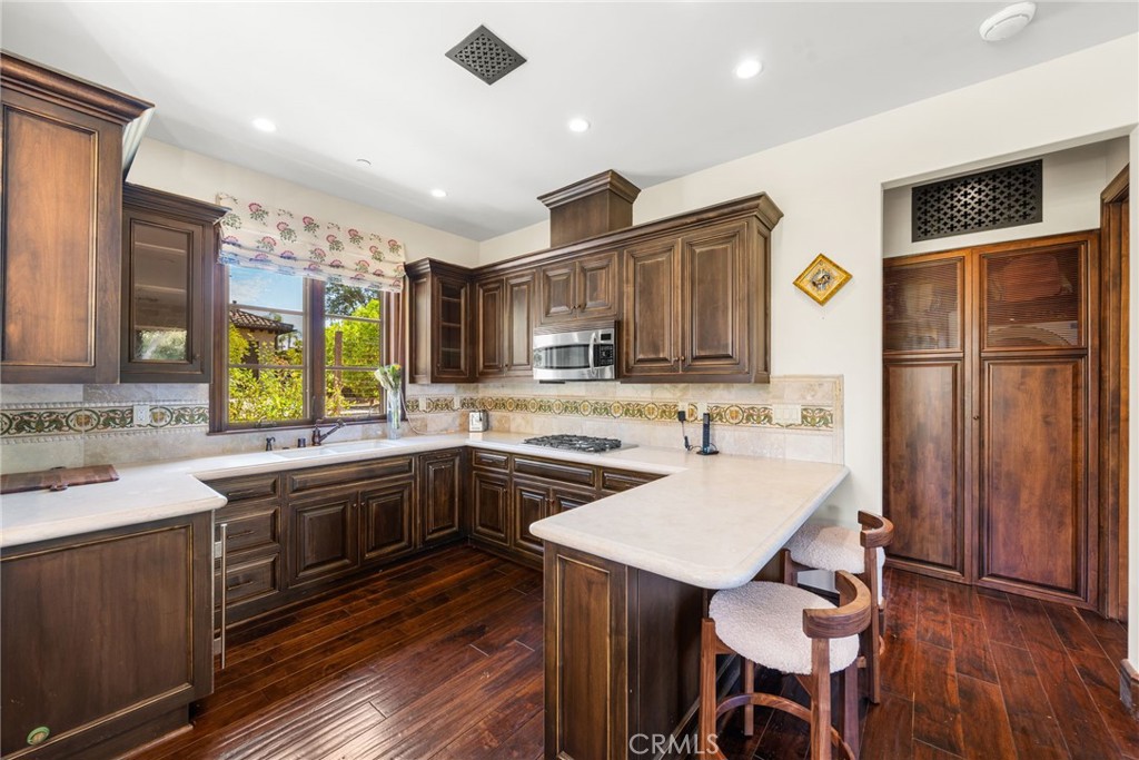 Las Posas Estates - Residential